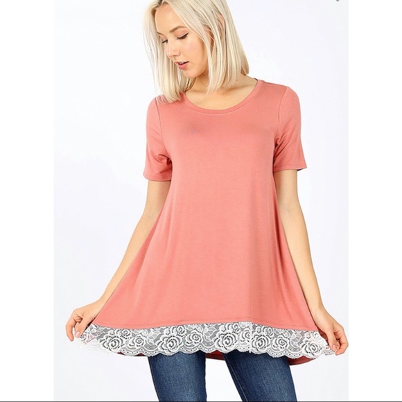 Luxe Peachy Lace Trim Hi-Low Top - Picture 1 of 2